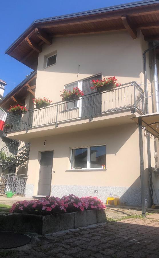 ドモドッソラ"La Bella Della Cappuccina" Casa Con Parcheggio Interno Gratuitoアパートメント エクステリア 写真