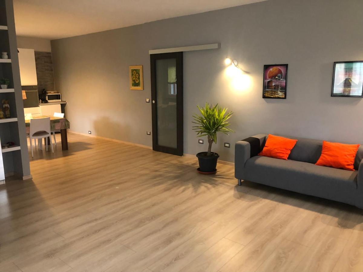 ドモドッソラ"La Bella Della Cappuccina" Casa Con Parcheggio Interno Gratuitoアパートメント エクステリア 写真