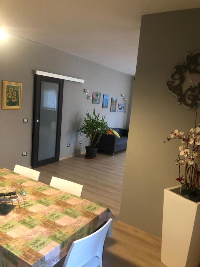ドモドッソラ"La Bella Della Cappuccina" Casa Con Parcheggio Interno Gratuitoアパートメント エクステリア 写真